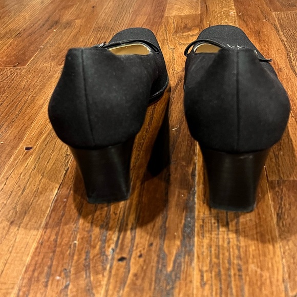 Ferragamo Authentic Salvatore Ferragamo Minuetto Black Pumps - Picture 8 of 10